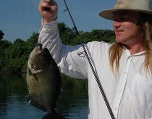 Pêcher le piranha en milieu naturel